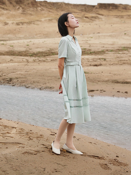 荣子女装品牌2025夏季