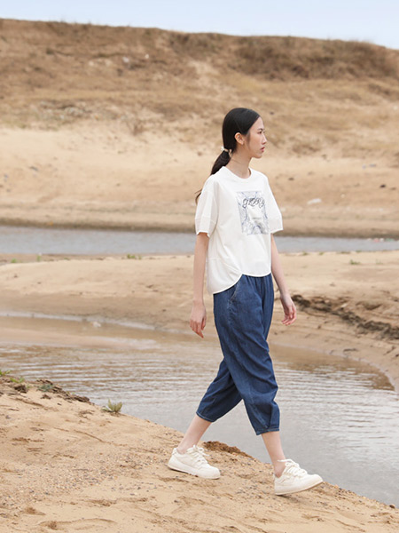 荣子女装品牌2025夏季