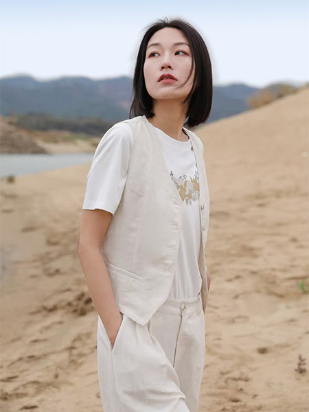 荣子女装品牌2025夏季