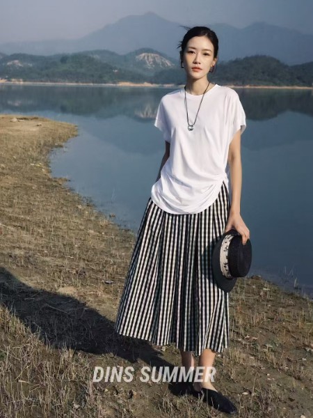 底色女装品牌2025春夏新品
