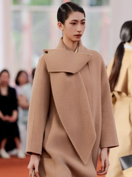 卡蔓(CARMEN)女装品牌2025秋冬装新品
