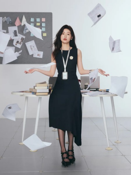 德玛纳[dmé]女装品牌2025夏装新品展示