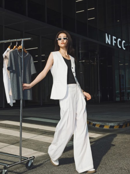 德玛纳[dmé]女装品牌2025夏装新品展示