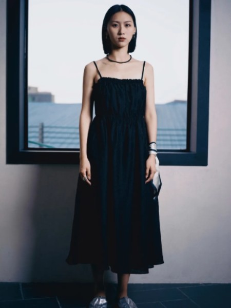 奕色(LESERBIE)女装时尚休闲舒适连衣裙2025夏季新款