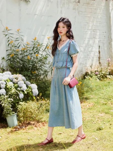 谜秀(MISHOW)女装时尚温柔宽松显瘦甜美连衣裙2025夏季新款