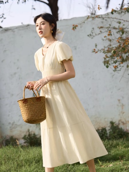 谜秀(MISHOW)女装时尚温柔宽松显瘦甜美连衣裙2025夏季新款