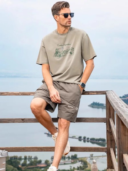 英爵伦男装潮流时尚宽松舒适圆领T恤2025夏季新款
