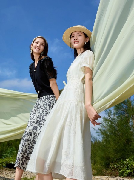 优美世界(umisky)女装波西米亚度假风时尚宽松连衣裙2025夏季新款