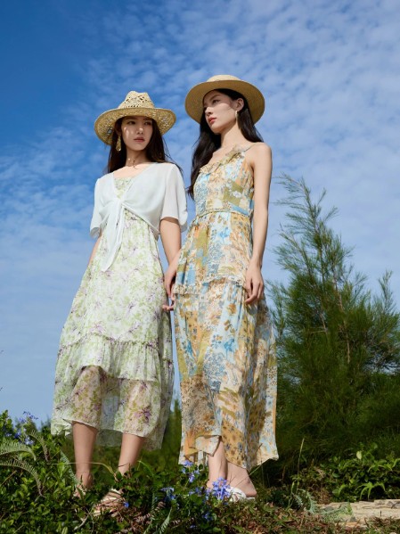 优美世界(umisky)女装波西米亚度假风时尚宽松连衣裙2025夏季新款