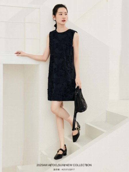 艾凸苏希(Aitoo.Suxi)女装高级气质优雅知性女装秋款2025新品