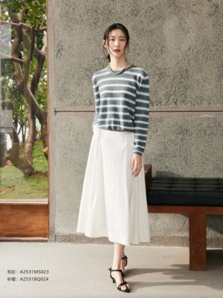 艾凸苏希(Aitoo.Suxi)女装高级气质优雅知性女装秋款2025新品