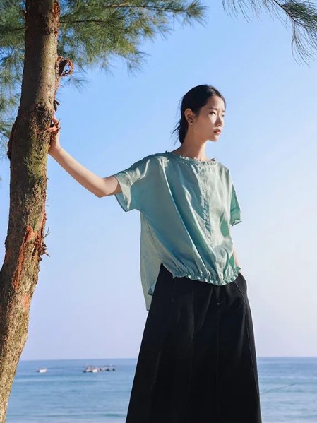 堓上(ISHONTTE)女装温柔清新简约时尚女装2025夏季新款