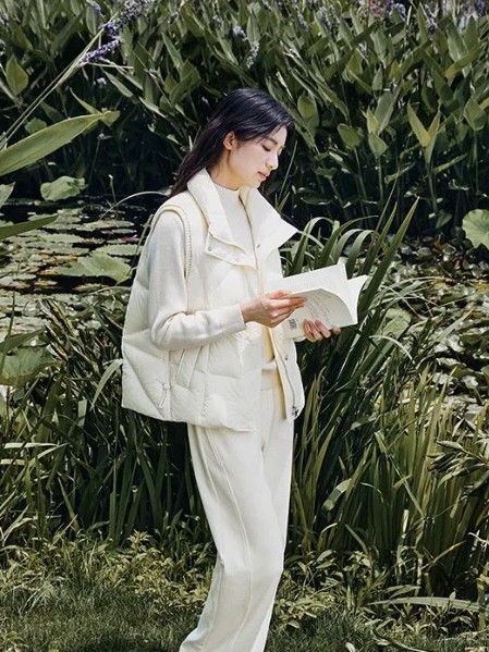 浅秋(QIANQIU)女装品牌秋装2025新款
