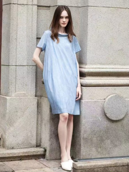 意澳(Eall.cz)女装甜美慵懒温柔连衣裙套装2025夏季新款