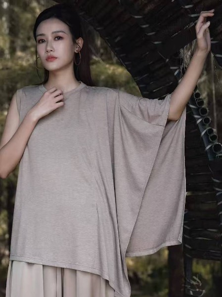 底色(Dins)女装2025秋季新款