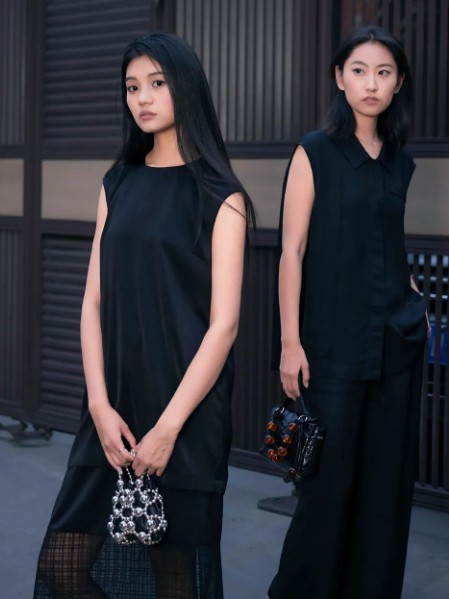 氏伽(Woodplus+)女装2025夏季新款
