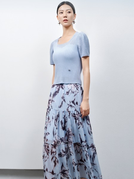 欧莎莉格(O.S.L.G)女装露无袖碎花飘逸度假风连衣裙2025夏季新款