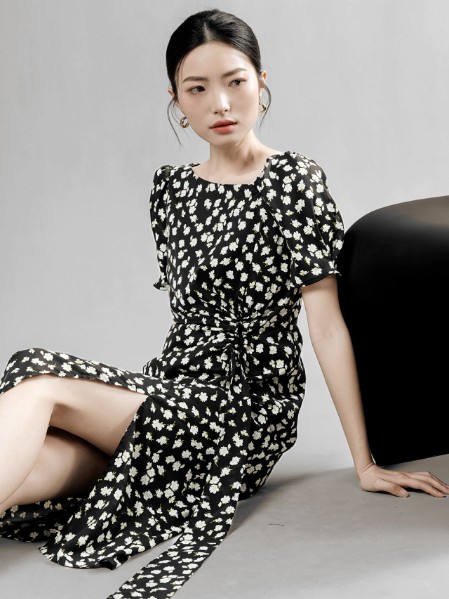 欧微女装甜美气质碎花收腰连衣裙2025夏季新款
