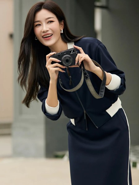 15小时女装时尚潮流气质女装2025秋季新款