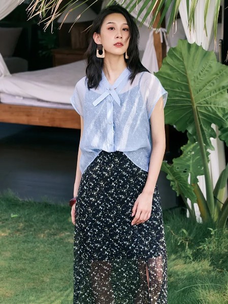 曼诺比菲(M STAR)女装品牌清爽亚麻2025夏季新款