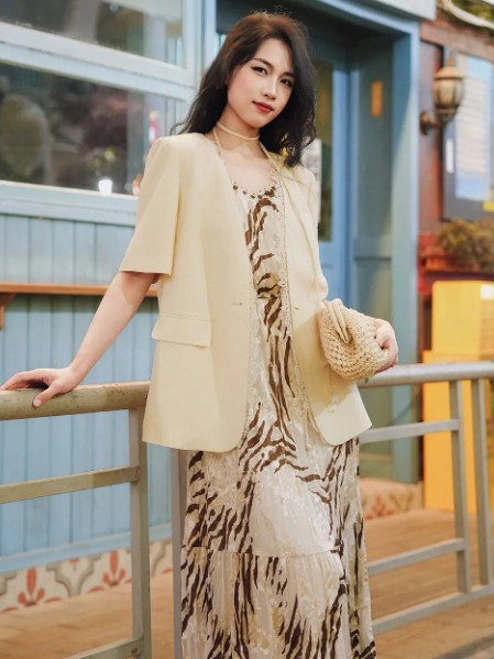 曼诺比菲(M STAR)女装品牌清爽亚麻2025夏季新款