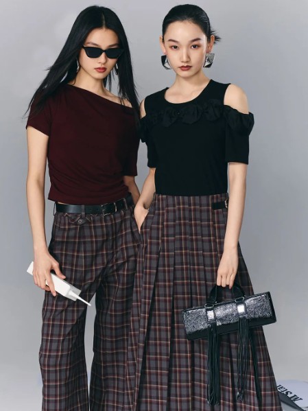 曼诺比菲(M STAR)时尚复古女装2025夏季新款