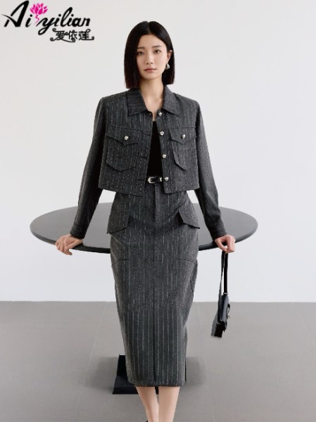 爱依莲女装品牌通勤气质2025秋季新品