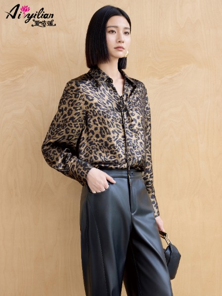 爱依莲女装时尚气质豹纹2025秋季新款