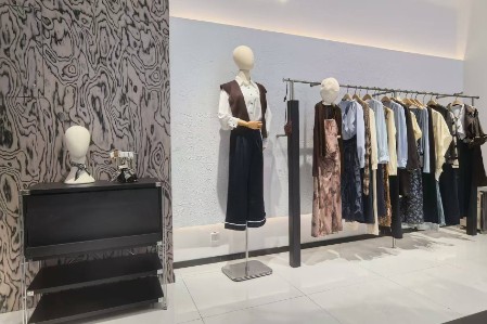 YOZOOMO女装品牌最新企业形象展示