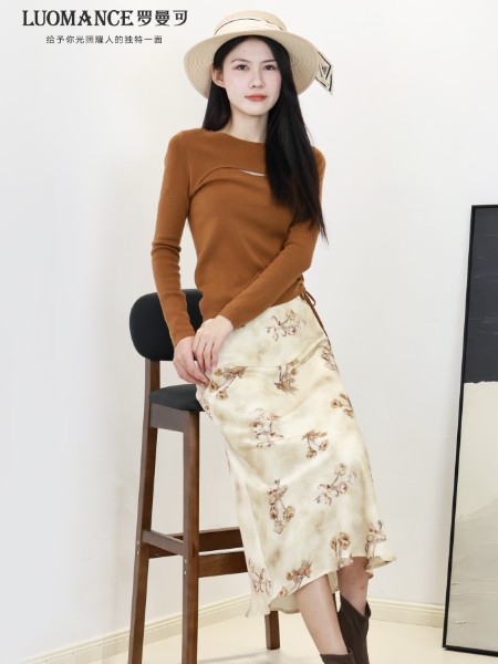 罗曼可女装品牌2025秋季新品