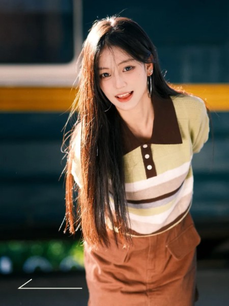 拉谷谷(La go go)女装品牌松弛感条纹针织短袖2025新品