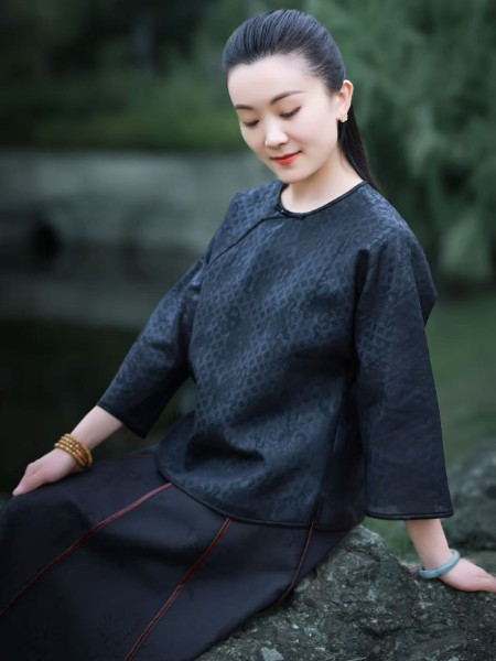 迂墨女装品牌复古盘口刺绣香云纱2025秋季新品