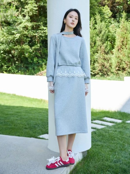 觅恋女装品牌韩版时尚减龄长袖2025秋季新品