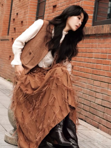 BUOUBUOU邦宝(BUOUBUOU)女装品牌咖色马甲套装群2025秋装旅游穿搭群子