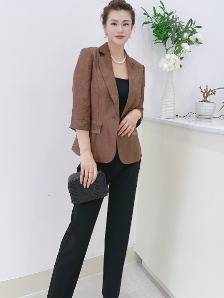 芮色(RUISE)女装品牌棕色西装外套2025新款收腰修身高级感西服