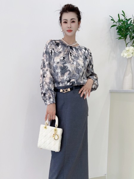 芮色(RUISE)女装品牌印花衬衫女长袖打底早秋季2025新款轻奢高级感上衣
