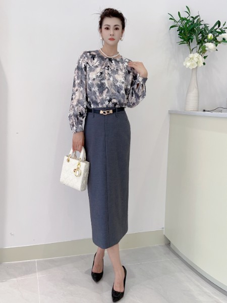 芮色(RUISE)女装品牌印花衬衫女长袖打底早秋季2025新款轻奢高级感上衣