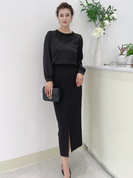 芮色(RUISE)女装品牌黑色圆领优雅气质长袖打底衬衫2025新品