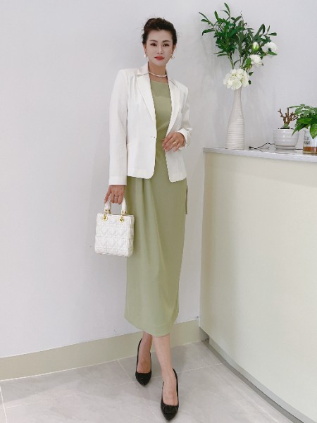 芮色(RUISE)女装品牌白色西装套装群2025新款长袖西服