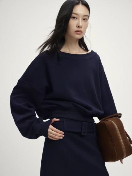 她图(TATU)女装品牌店2025秋季新品款斜肩休闲宽松卫衣上衣女