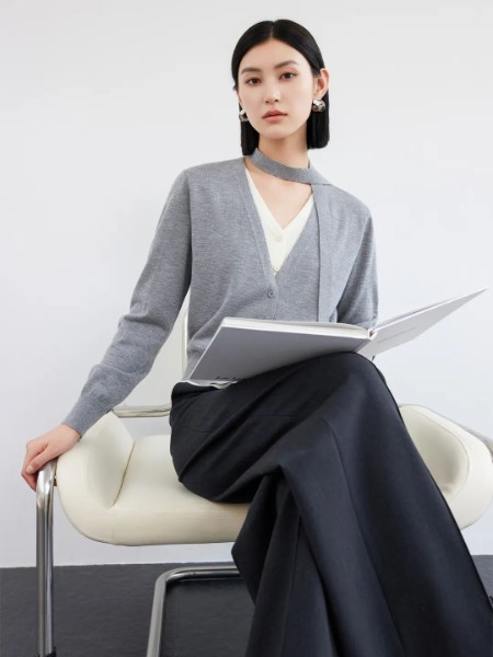 佳人苑(jiarenyuan)女装品牌欧货高端大牌2025秋季通勤撞色假两件长袖上衣百搭显瘦针织衫冰丝