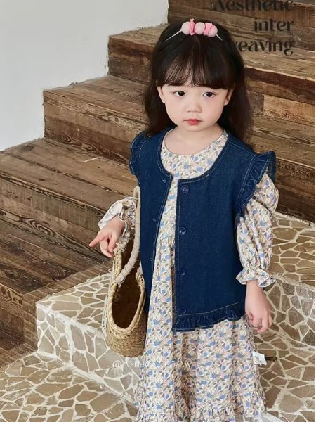 安米莉AMILRIS(AMILRIS)童装品牌最新产品展示带花裙子两件套