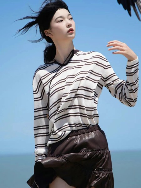 谜菲女装品牌最新产品展示条纹长袖上衣2025新款