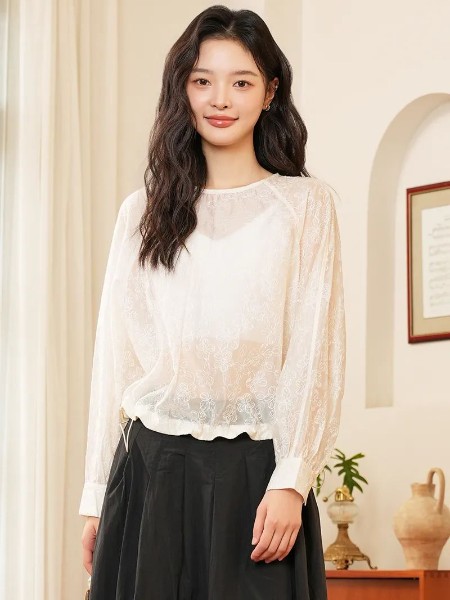 费依(FAY FAYEE)女装品牌最新产品展示白色上衣连衣裙