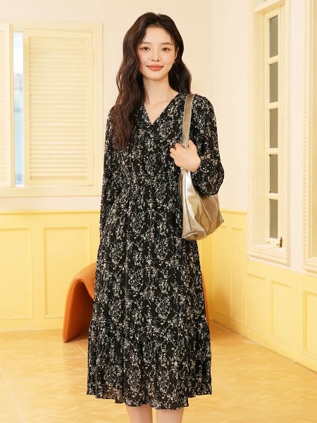 费依(FAY FAYEE)女装品牌最新产品展示V领长袖印花裙子
