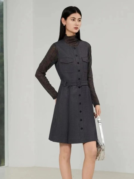 歌锦女装品牌最新产品展示黑色长袖连衣裙七分裙