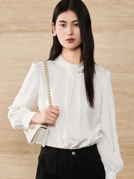 歌锦女装品牌最新产品展示2025年新款白色长袖圆领衬衫
