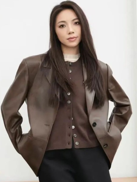 玛丝恩迪(MASIENDI)女装品牌最新产品展示皮衣长袖外套