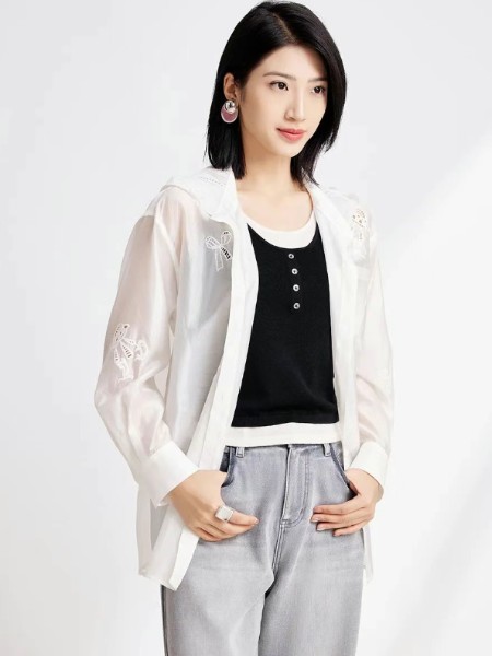 迪图女装品牌乌鸦白衬衫长袖2025新款镂空绣花边帽遮阳薄款透明防晒衣