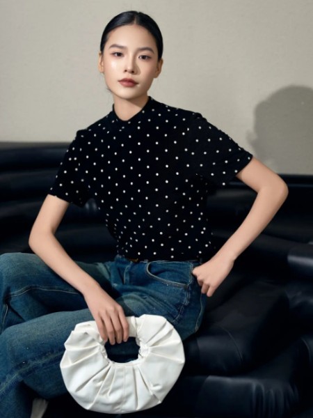 基弟(JIEDEAR)女装品牌品2025夏季新款半高领修身丝绒短袖t恤女正肩显瘦上衣